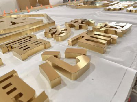 宿松拉丝不锈钢字的特点。